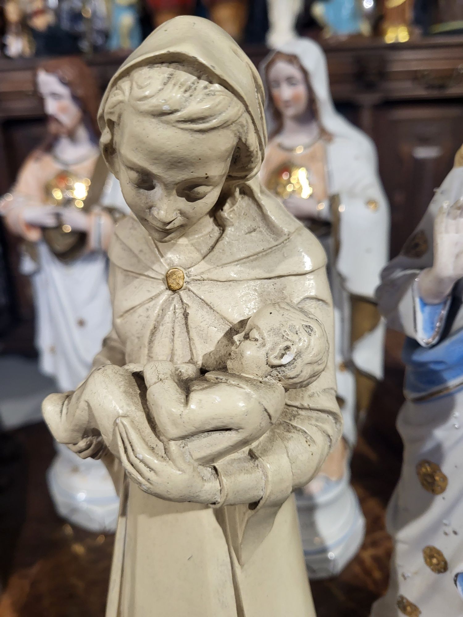 Gipsowa Matka Boska Maryja z dzieciątkiem Jezus
