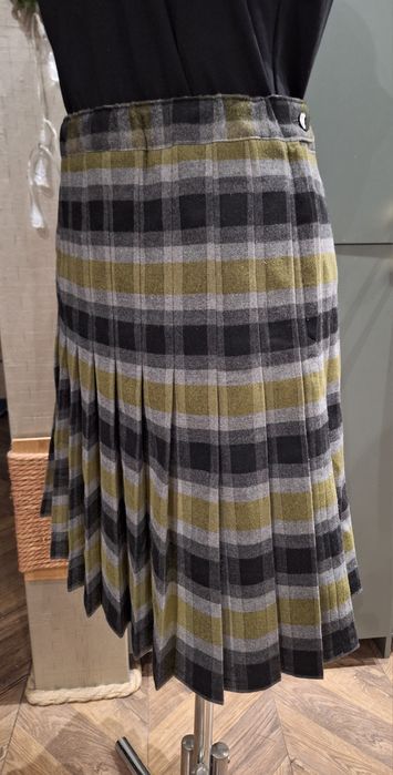 Elegancka  plisowana spódnica w kratę z wełny