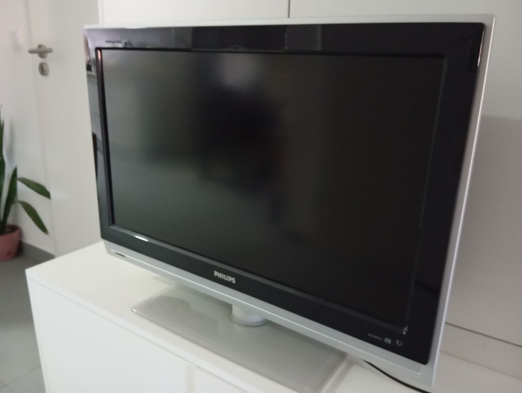 TV Philips 32'' modelo 32PFL5322/10