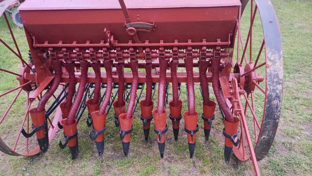 Сівалка 13 лійок