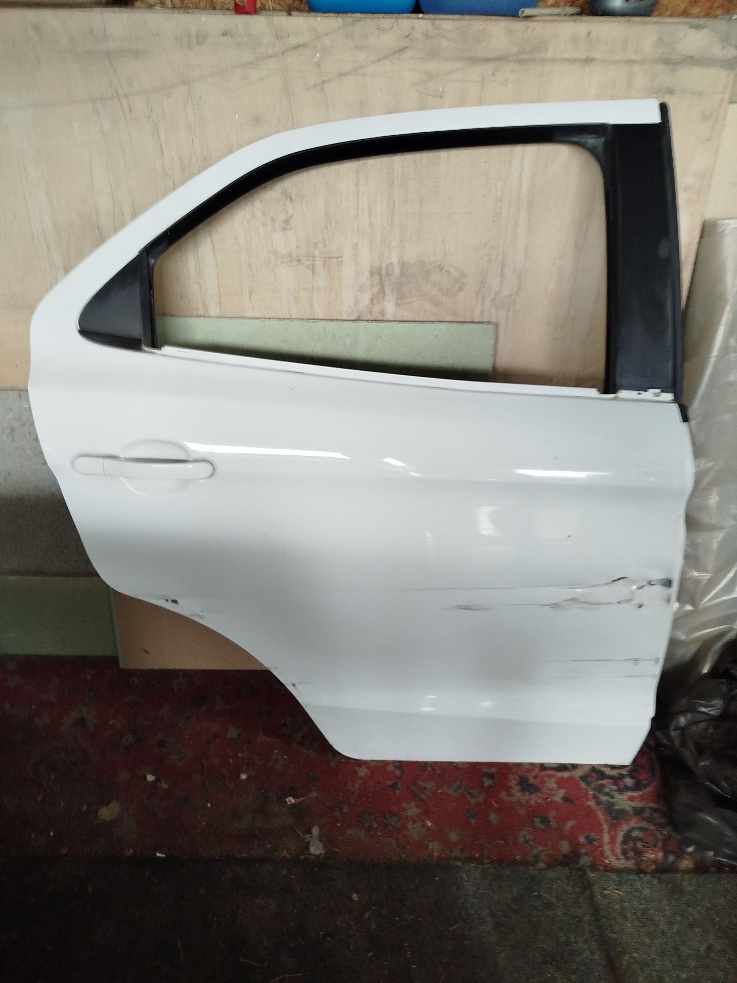 Ford Ka  plus 18+  , drzwi prawy tył