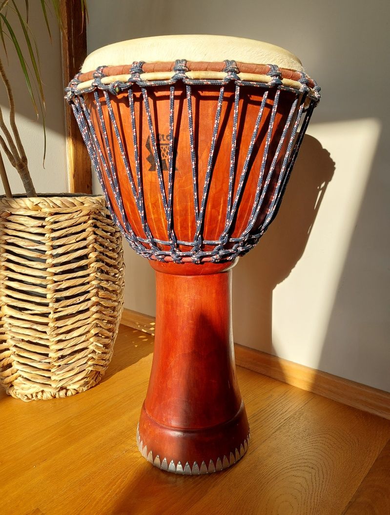 DJembe -- bęben afrykanski