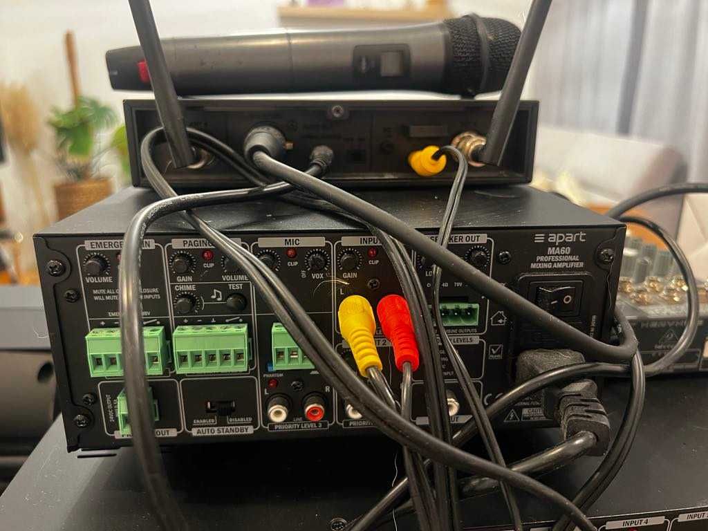 Zestaw nagłośnienia Apart + 3x wzmacniacz + 8 głośników + mikrofon