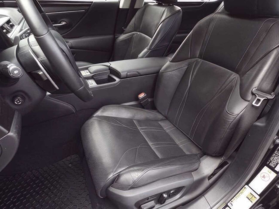 Lexus ES 350      2019