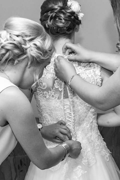 Biała suknia ślubna