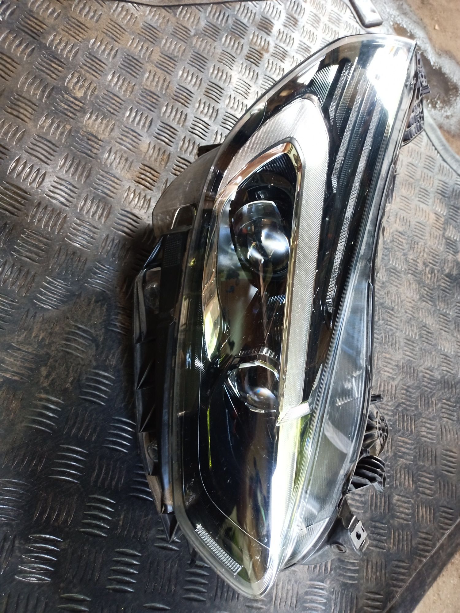 Lampy przód Ford S-Max full LED 20 r st- line