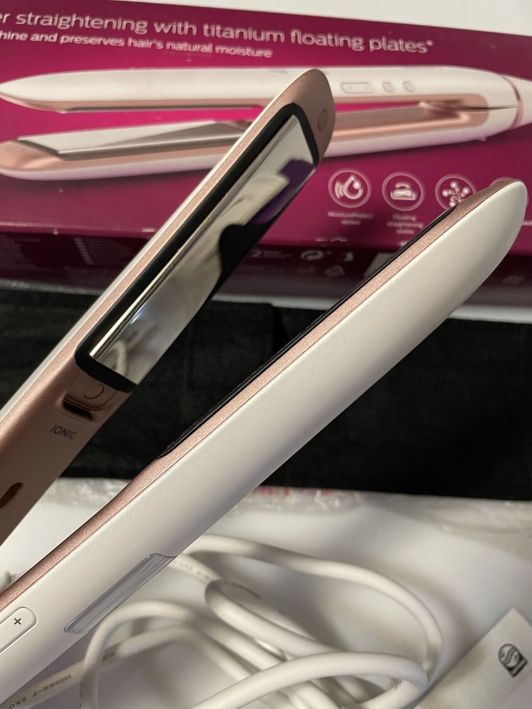 Випрямляч для волосся Philips Moisture Protect