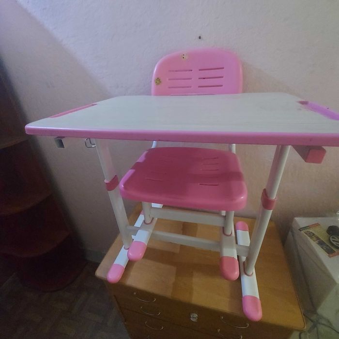 Парта із стільцем