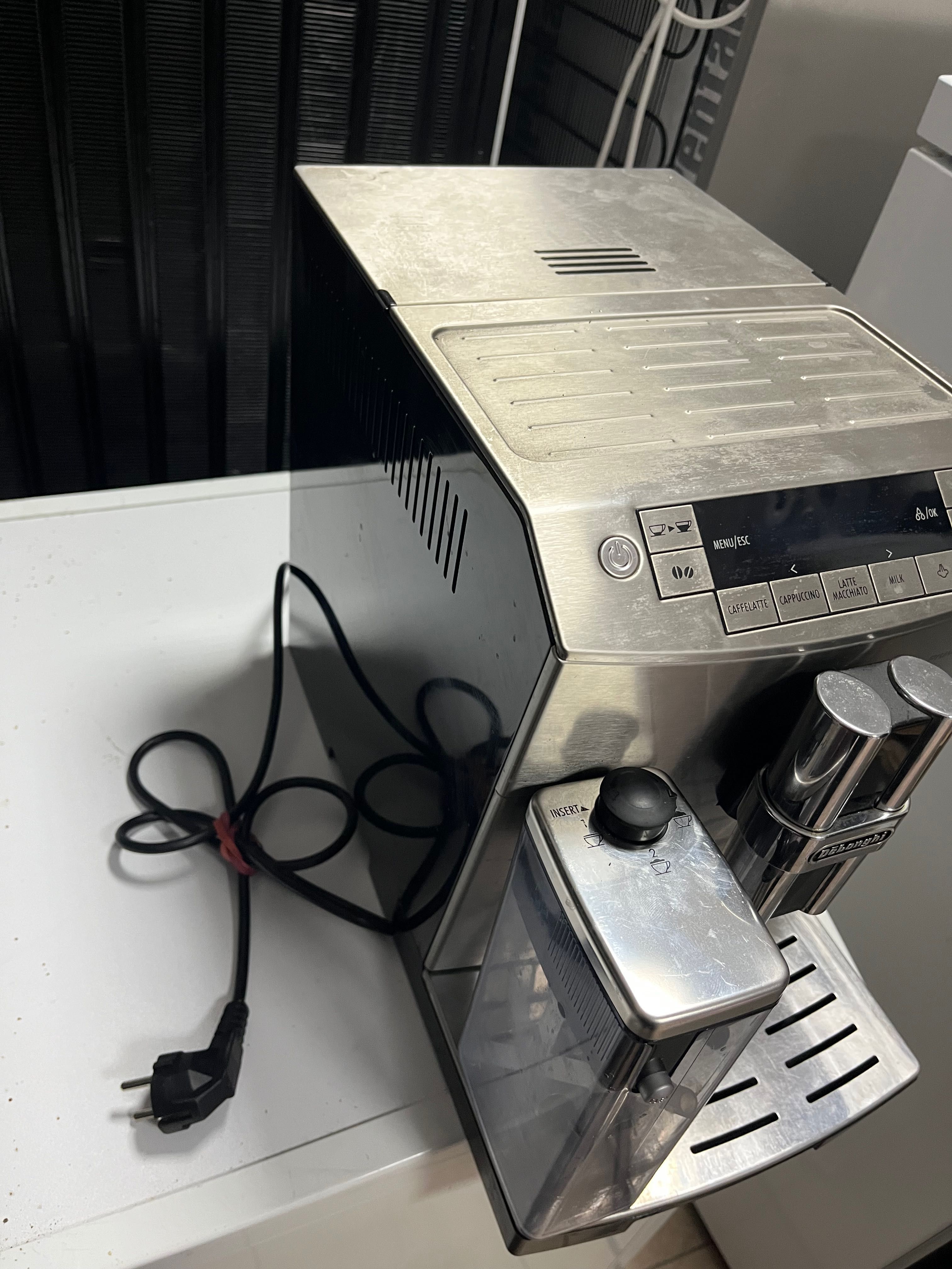 Продам кавоварку марки Delonghi Primadonna S