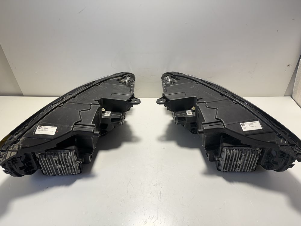 Volvo XC90 lampa lampy przednie Mid led komplet