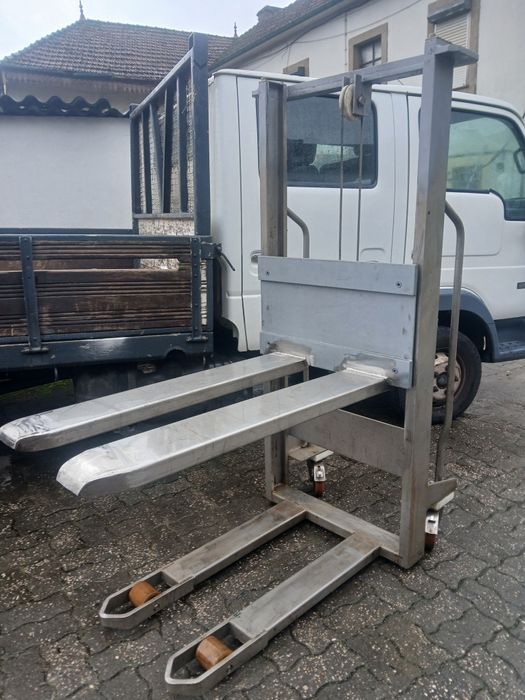 Stacker porta paletes inox