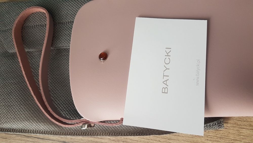 Futerał do telefonu batycki pudrowy róż, skóra