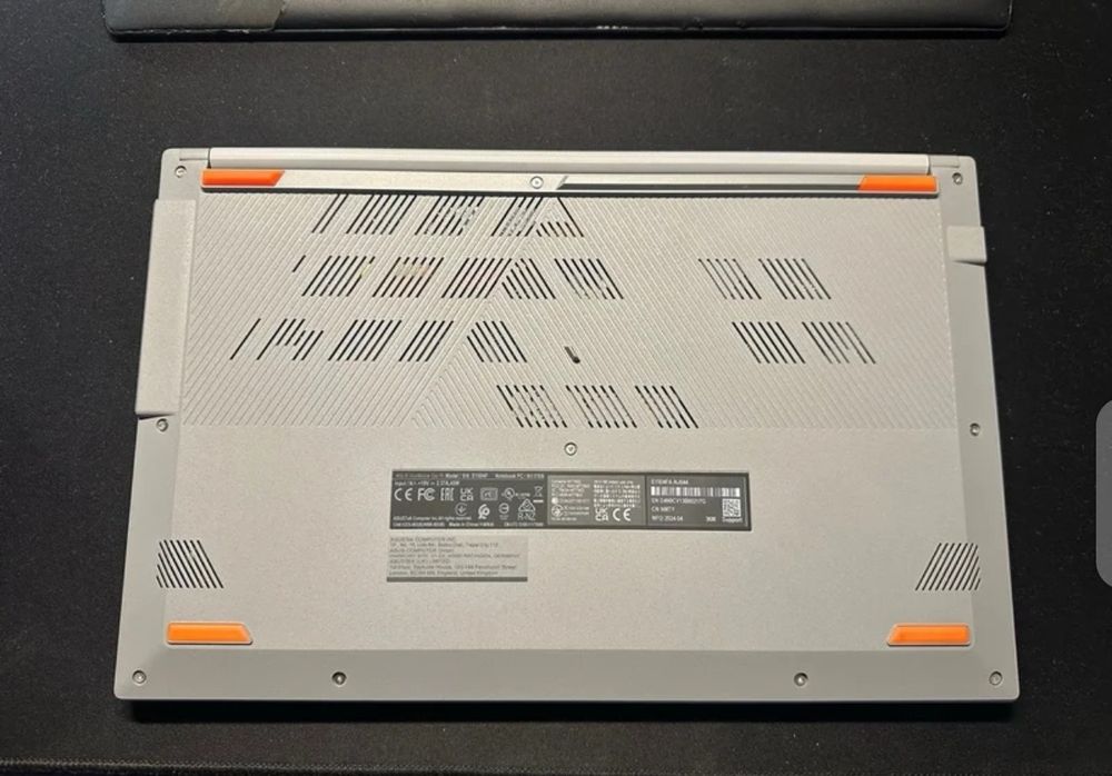 ASUS Vivobook OLED Go 15 E1504F Ryzen 5 7520u, 16GB, 512gb como novo