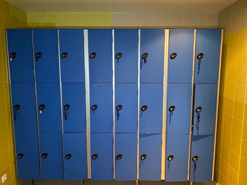 Armário Vestiário 51 unidades cor azul.