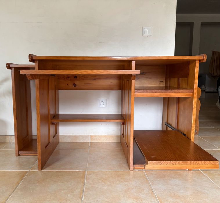 Secretária de madeira de pinho maciço