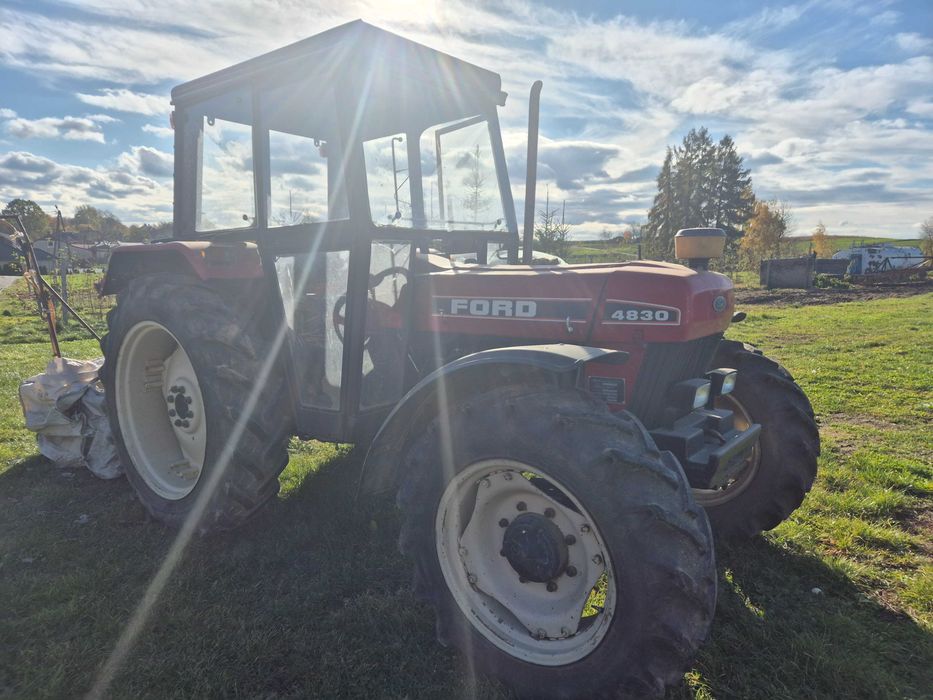Ciągnik Ford 4830