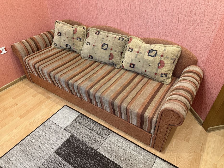 Диван розкладний/ліжно 2х спальне.