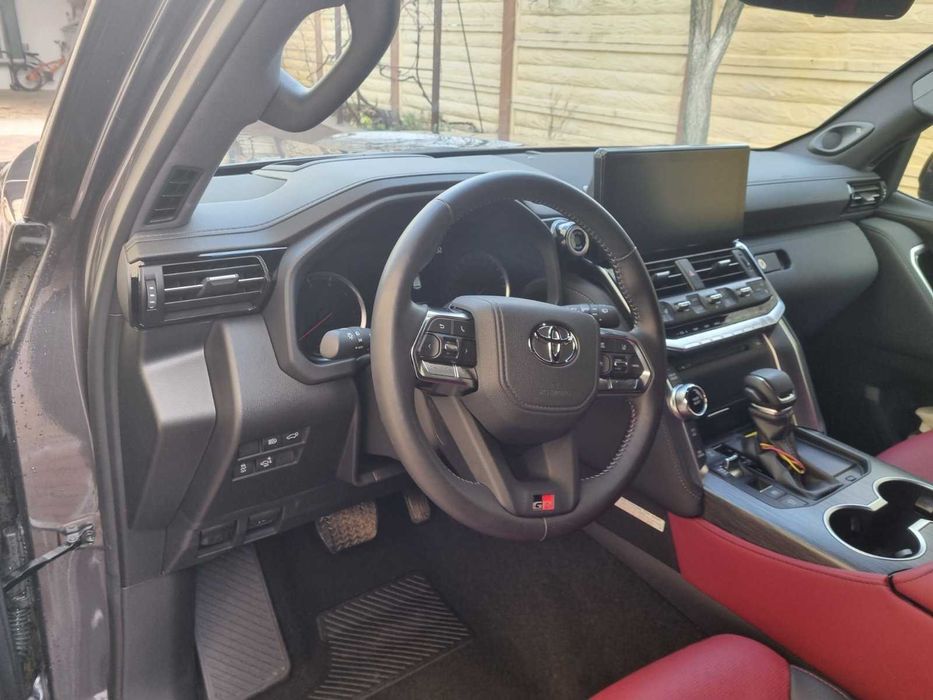 TOYOTA Land Cruiser 300 GR Sport 3.3D