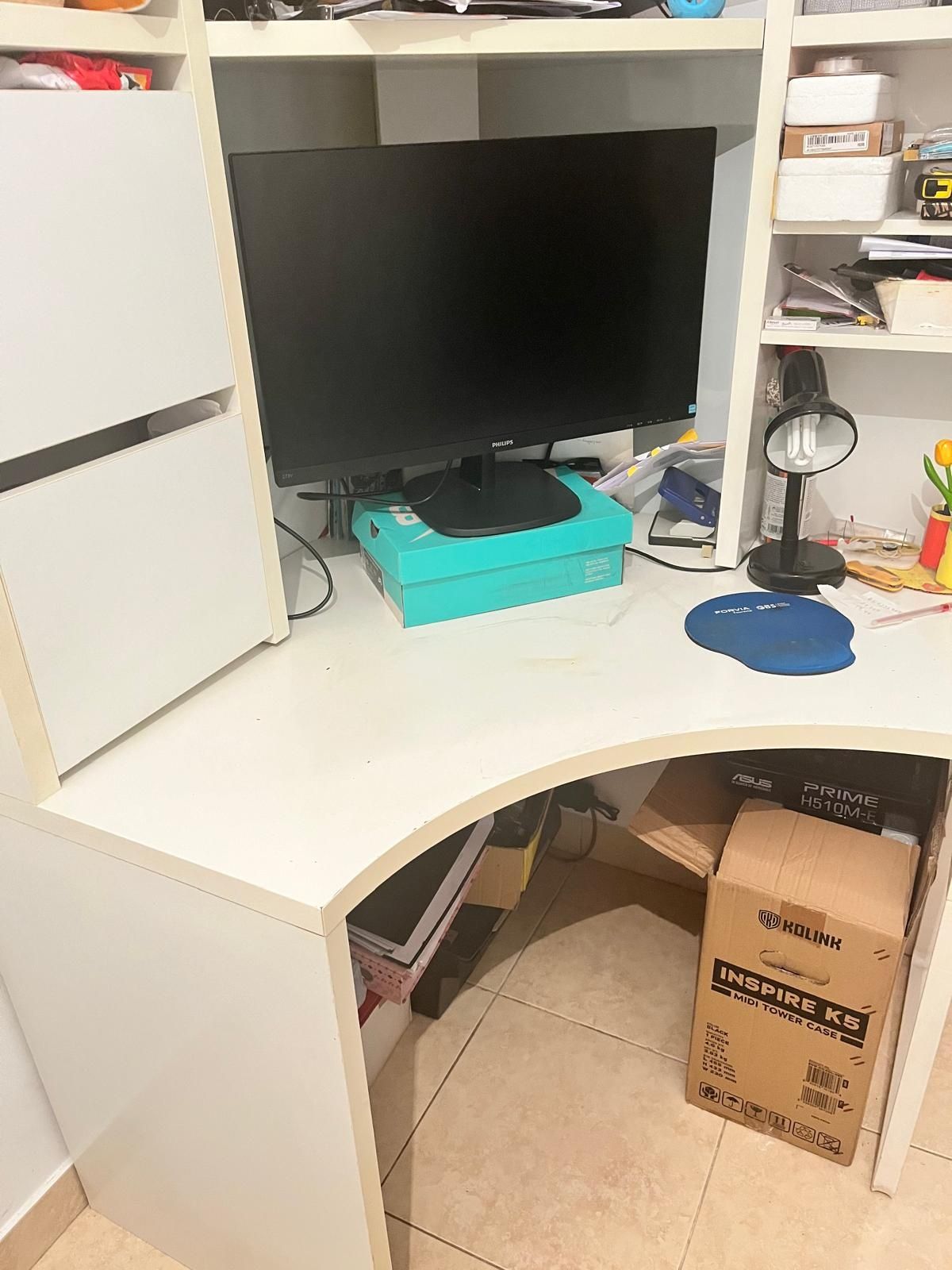 Secretaria branca micke