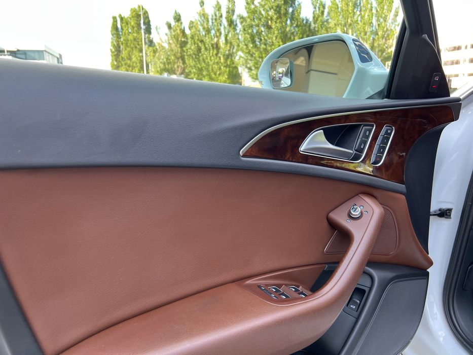 Продам свой автомобиль Audi A6 2015