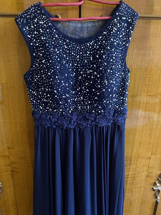 Вечірнє плаття в продажі