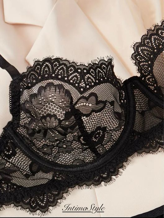 Сексуальний чорний комплект білизни з підвʼязками