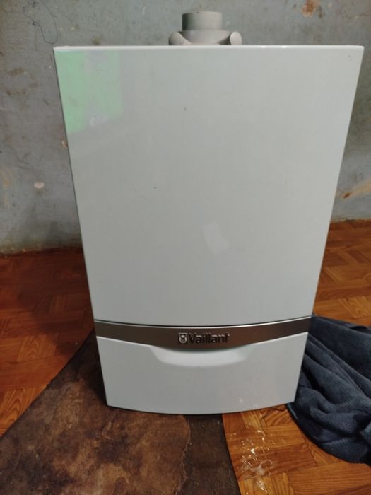 Kocioł grzewczy kondensacyjny Eco tec plus vcw at 246/5-5 hr6 ..24.5kw