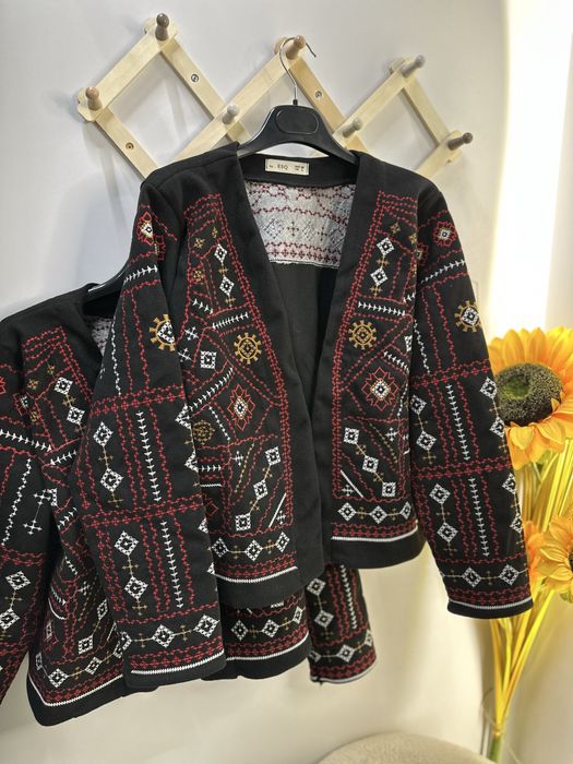 Вишита джинсовка з щільного котону в розмірах.