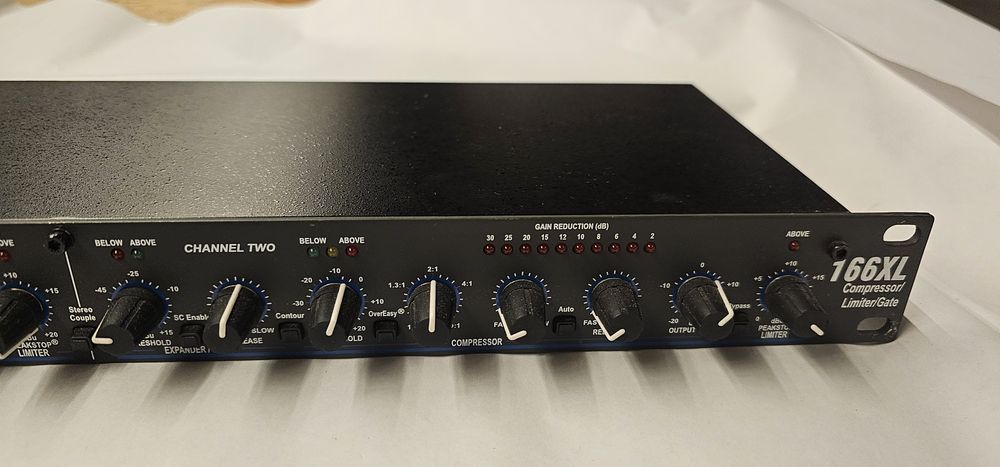 Компресор dbx 166XL