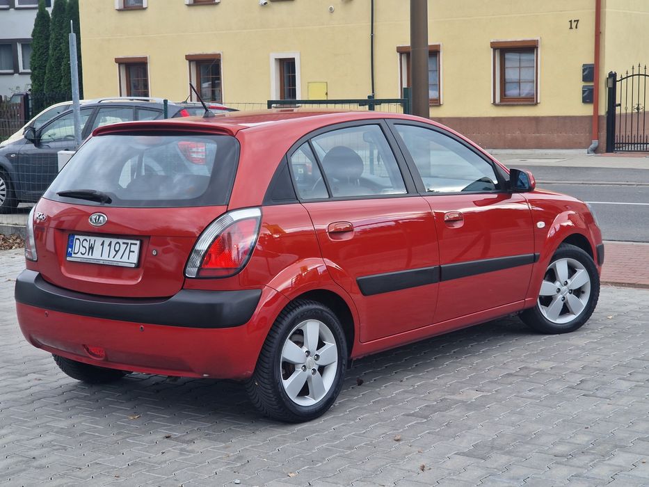 Kia Rio 1.4 Benzyna Alufelgi Czujniki parkowania Mały przebieg bdb sta