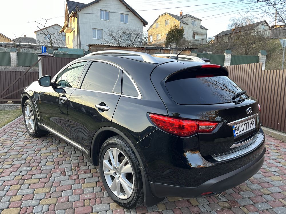 Продам Infiniti QX70