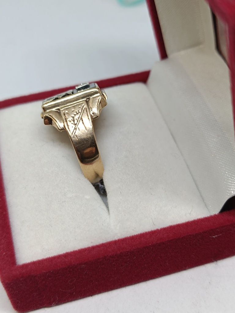 Złoty pierścionek sygnet Onyx z diamentem złoto 375 rozmiar 16