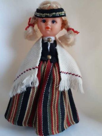 Статуэтка кукла Девушка в национальном костюме h 22 см.