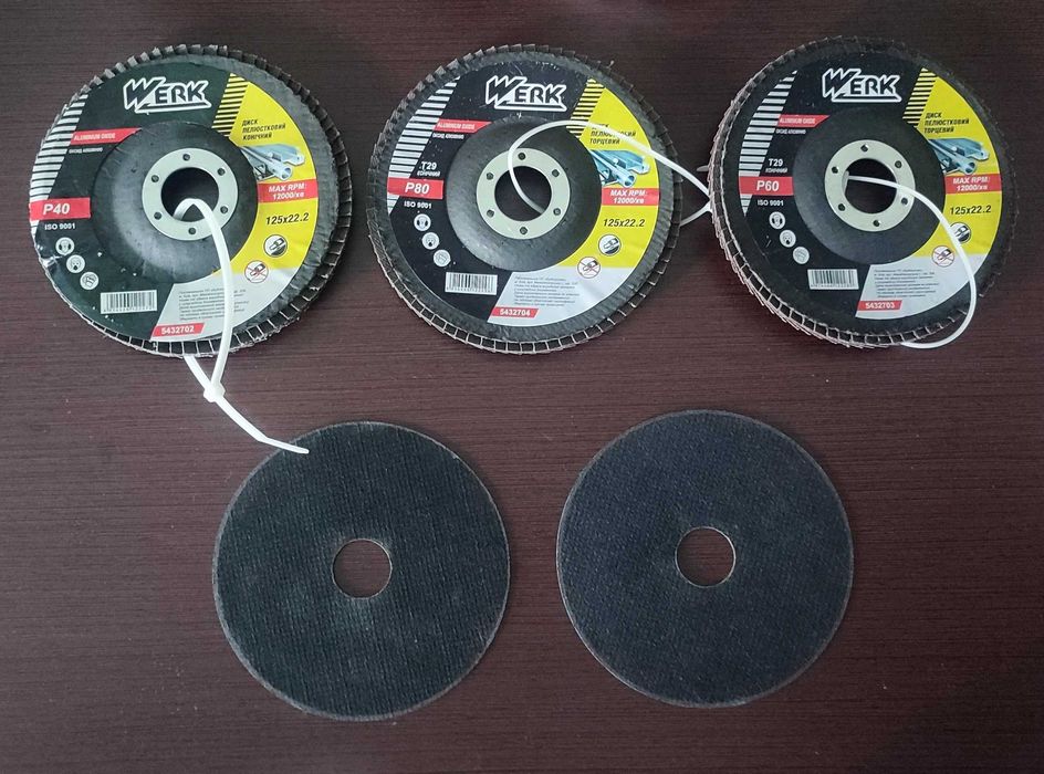 Круг (диск) пелюстковий Werk та Круг відрізний NovoAbrasive