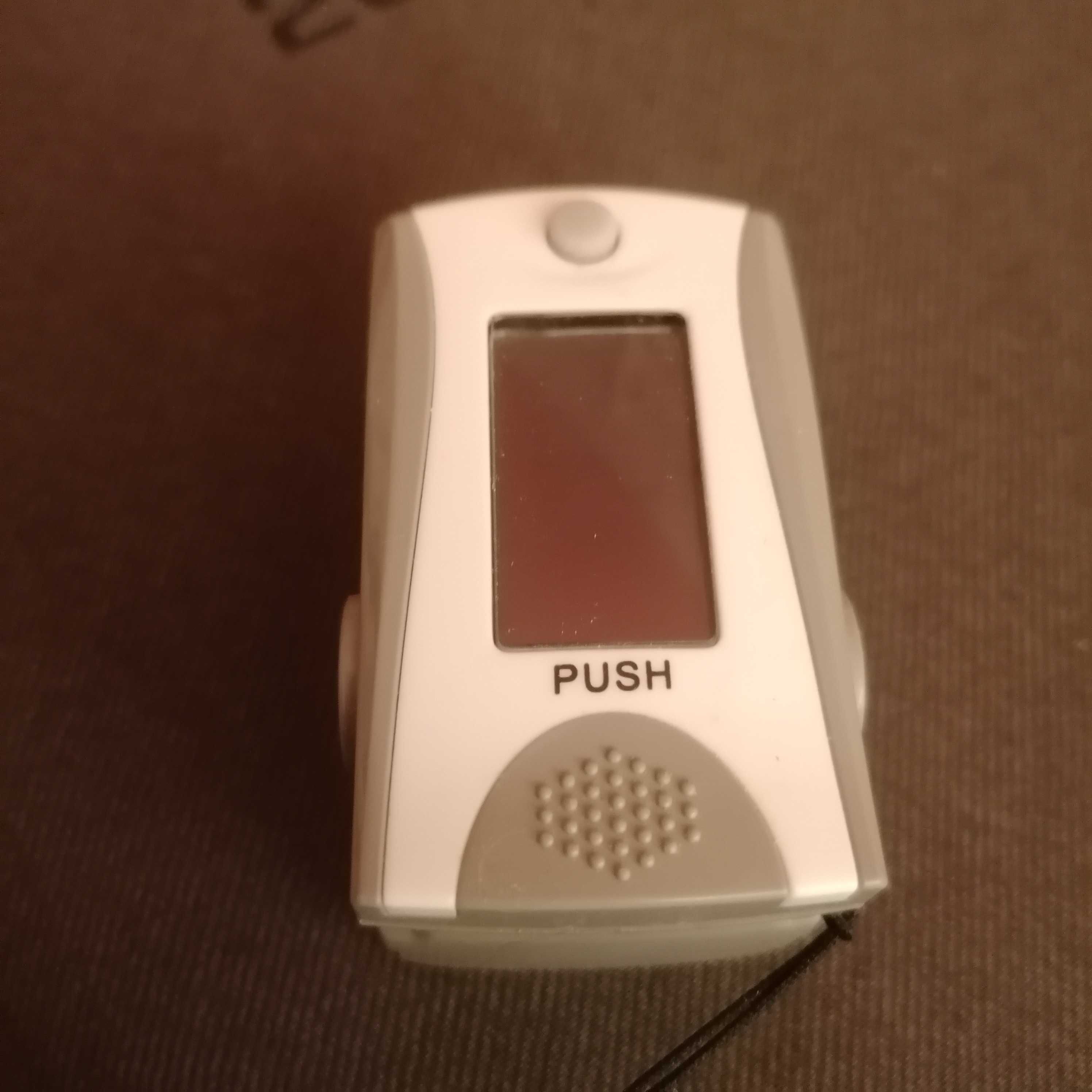 Pulsoksymetr M70 z bateriami i etui