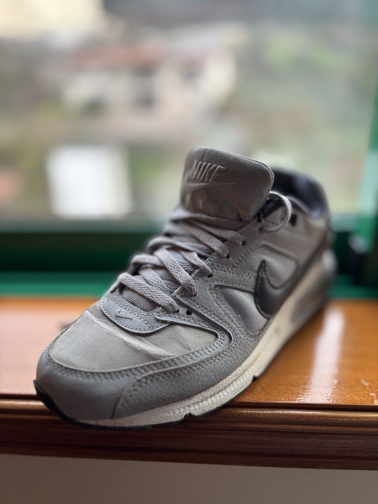 Nike Air Max Command Gris - 42