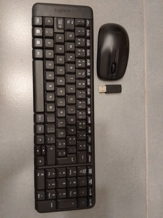Conjunto Logitech teclado e rato