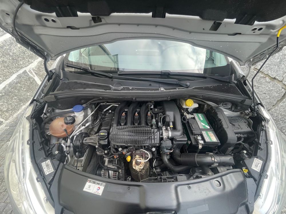 Peugeot 208 Allure 1.2 VTI 82