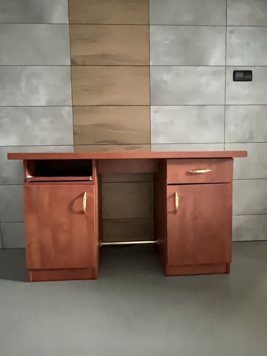 Sprzedam solidne biurko – bardzo dobry stan! Odbiór osobisty