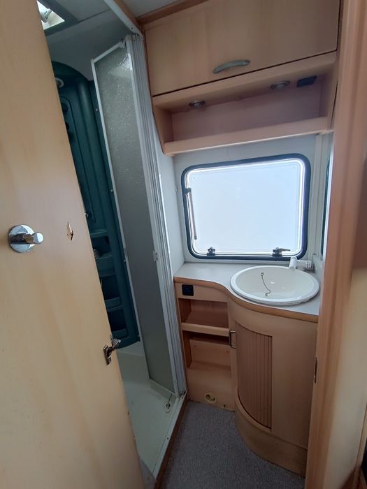 Przyczepa kempingowa knaus 6 osoba    1000 dmc