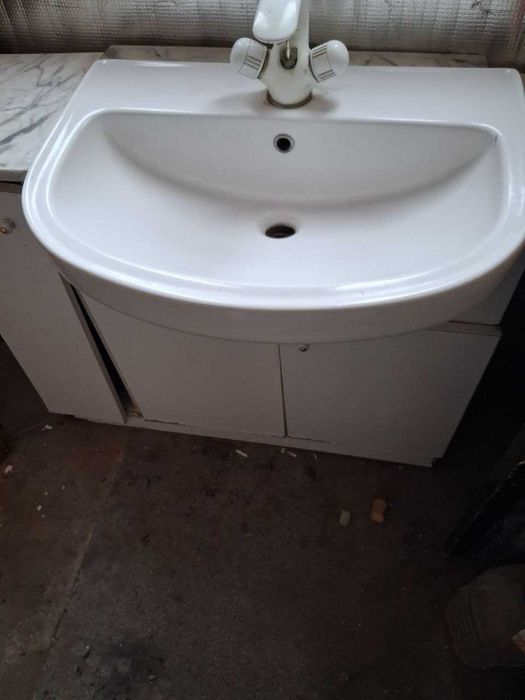 Продам тумбу под умывальник