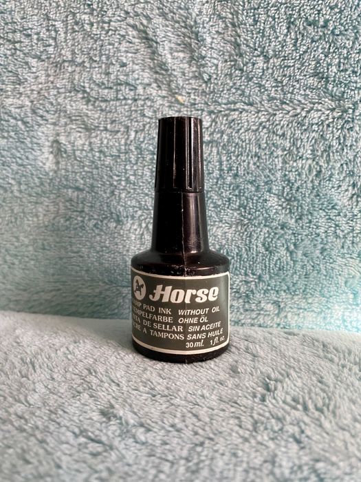 Czarny tusz do pieczątek Horse 30 ml atrament
