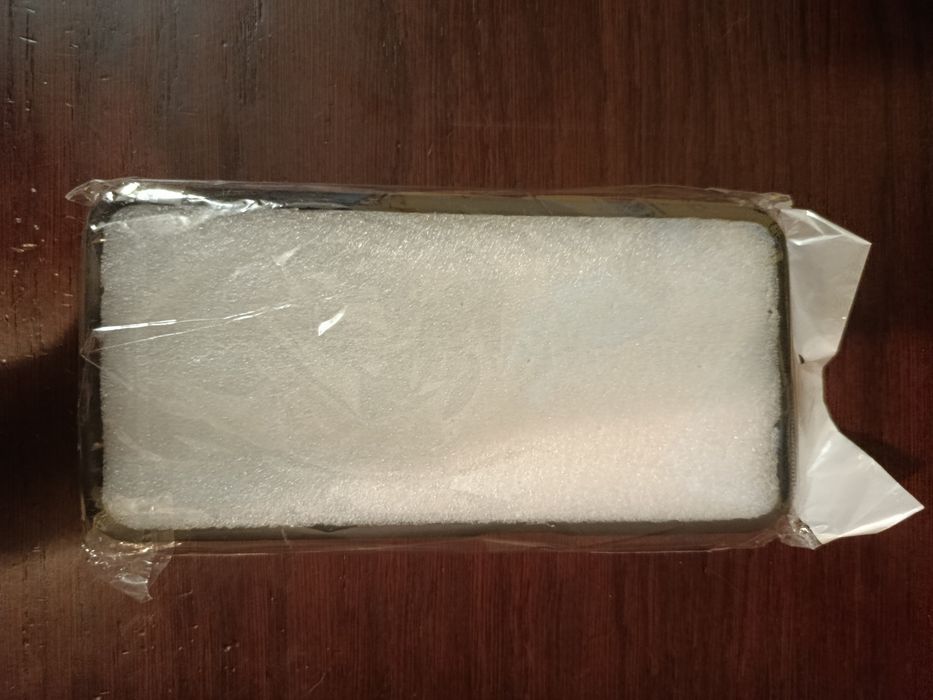 Etui na telefon nowy