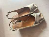 Sandalia Geox dourado