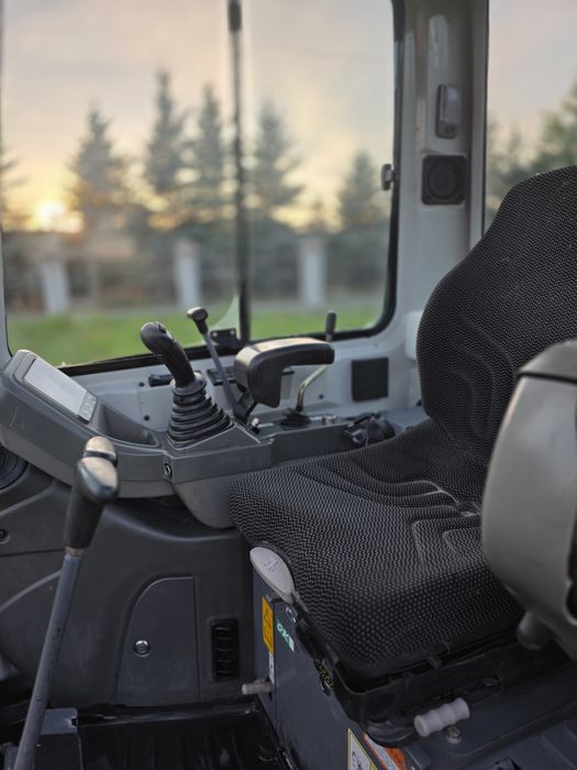 Minikoparka Takeuchi TB 216 Powertilt 2018 rok mały przebieg Rozsuwane