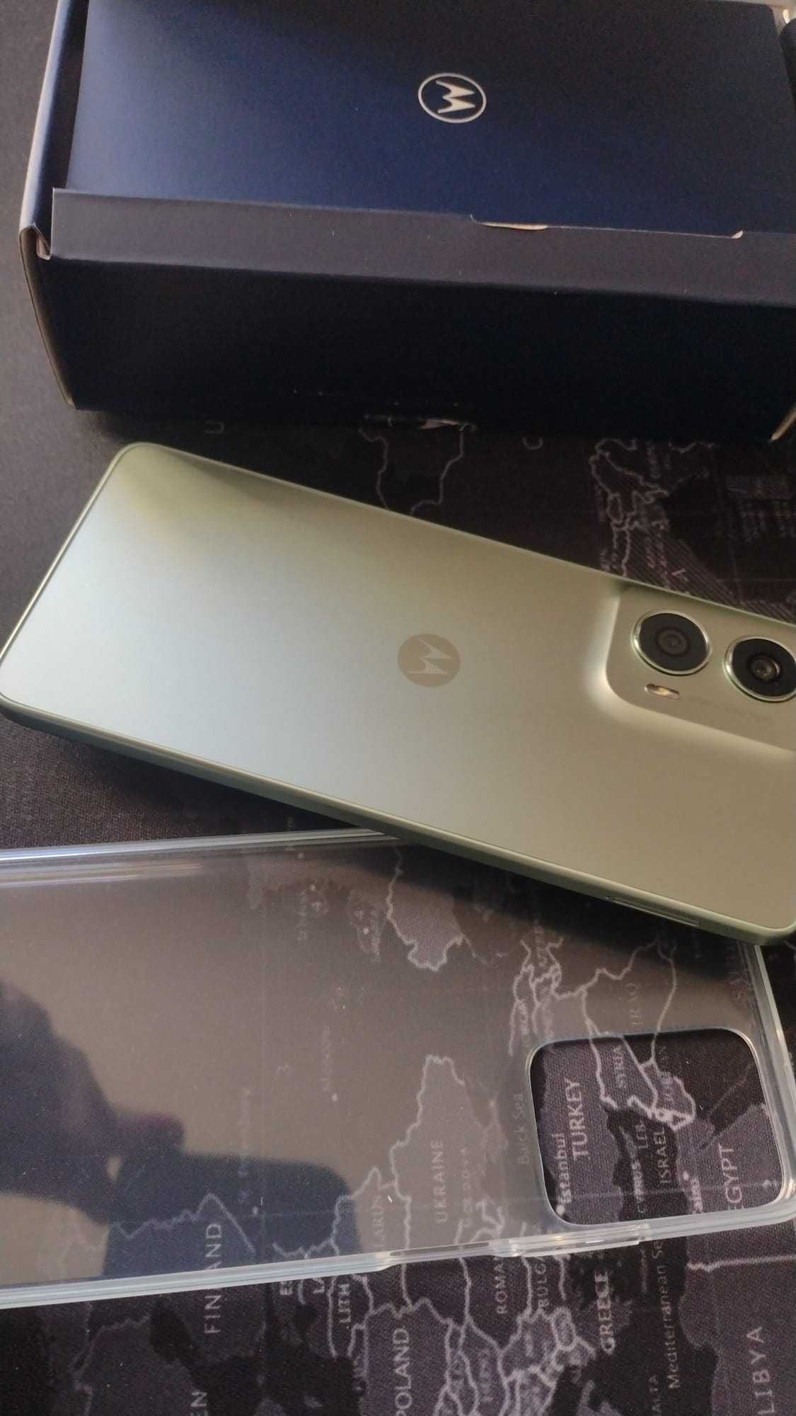 Telemovel Moto G24 NOVO