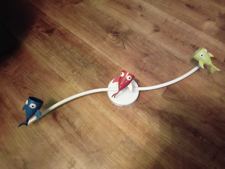 Lampa z rybkami trzy kolory