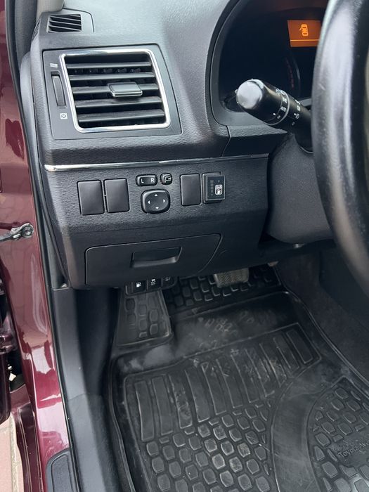 2013 Toyota Avensis 2.0 Гбо4 акпп НЕФАРБОВАН