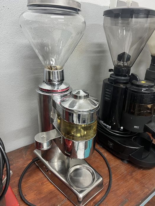 Moinho de café Quick Mill vintage a funcionar a 100%