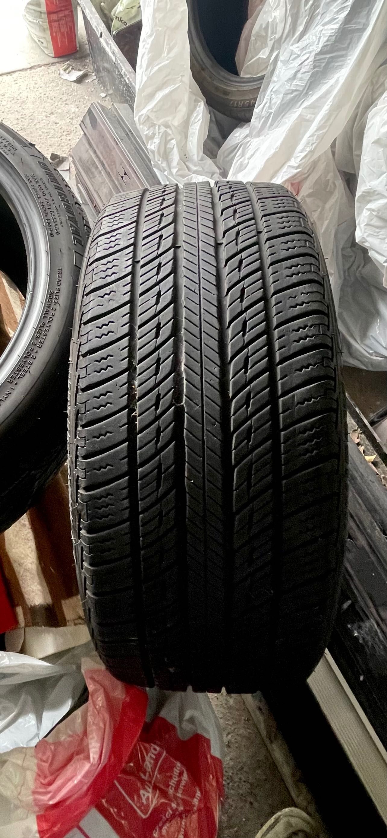Dwa komplety opon 235/40/19 Tanio TOYO,Uniroyal ,letnie ,całoroczne